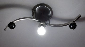 Note ceiling fixtures.