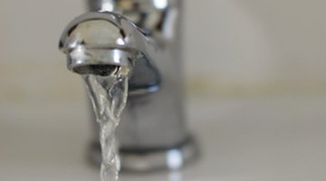 A cool water rinse washes away pollen stains.
