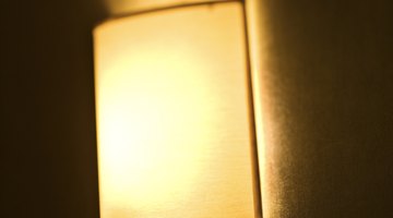 A rectangular planter hedge box can create a long sconce.