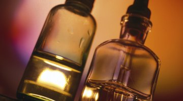 A few drops of essential oil help deodorize a smelly leather surface.