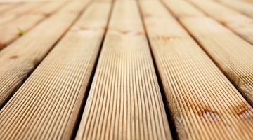 What to Use to Clean Pine Sap Off a Wood Deck